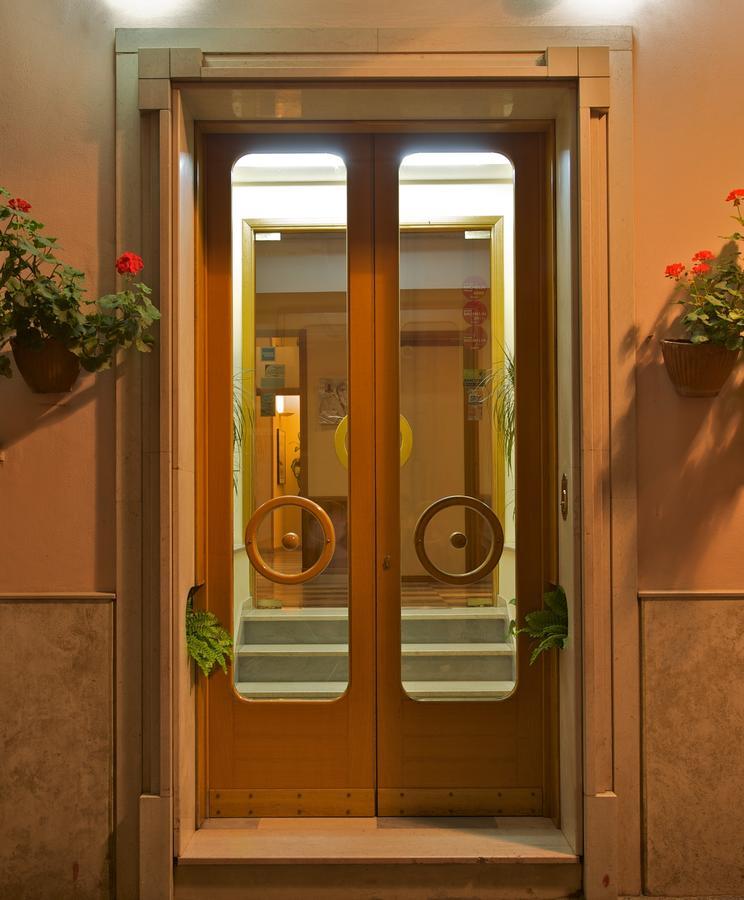 Hotel Ideale Ortona Buitenkant foto